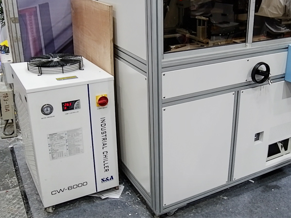 同轴视觉激光打标机冷水机用的冷媒符合环保标准吗？